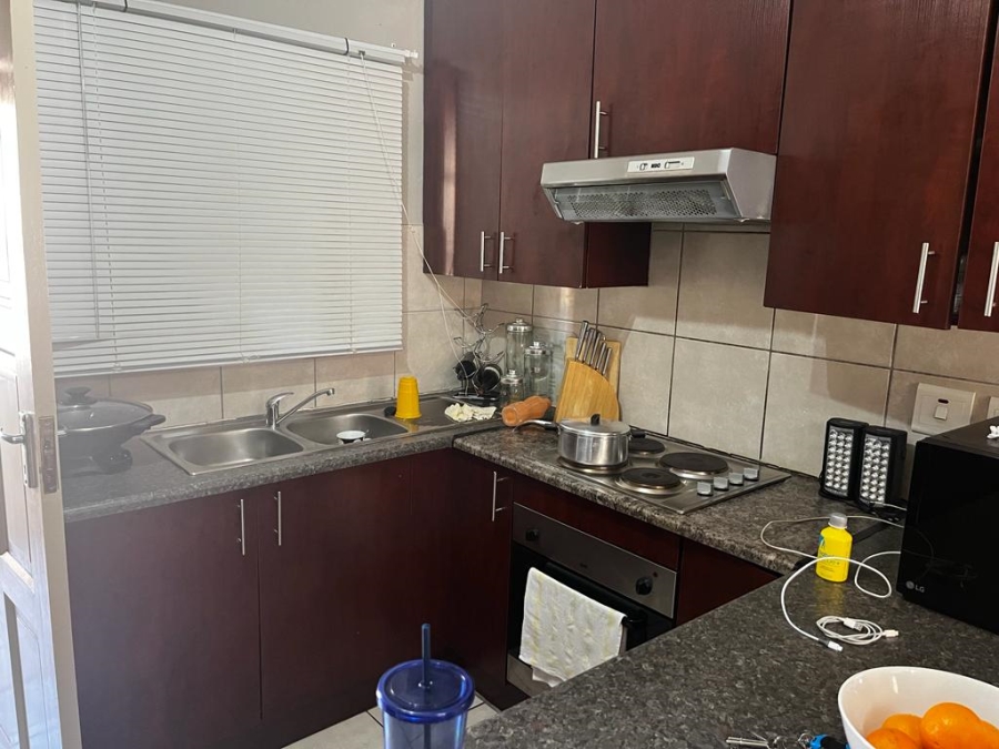 To Let 2 Bedroom Property for Rent in North Riding Gauteng
