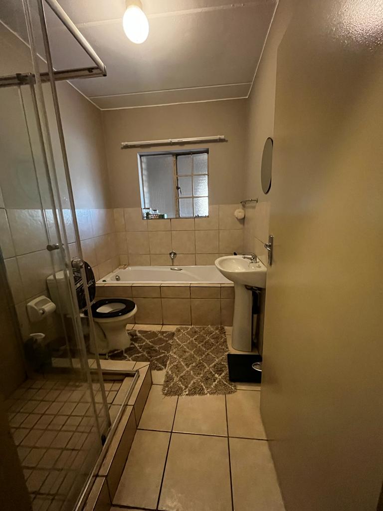 To Let 2 Bedroom Property for Rent in North Riding Gauteng