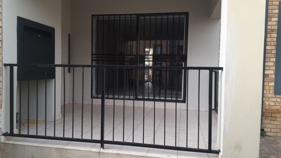 To Let 2 Bedroom Property for Rent in North Riding Gauteng