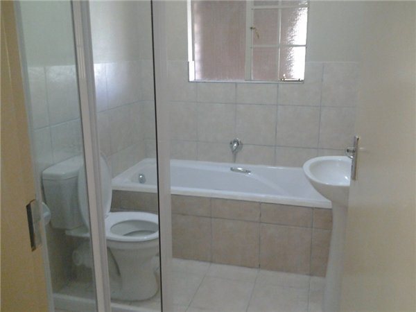 To Let 2 Bedroom Property for Rent in North Riding Gauteng