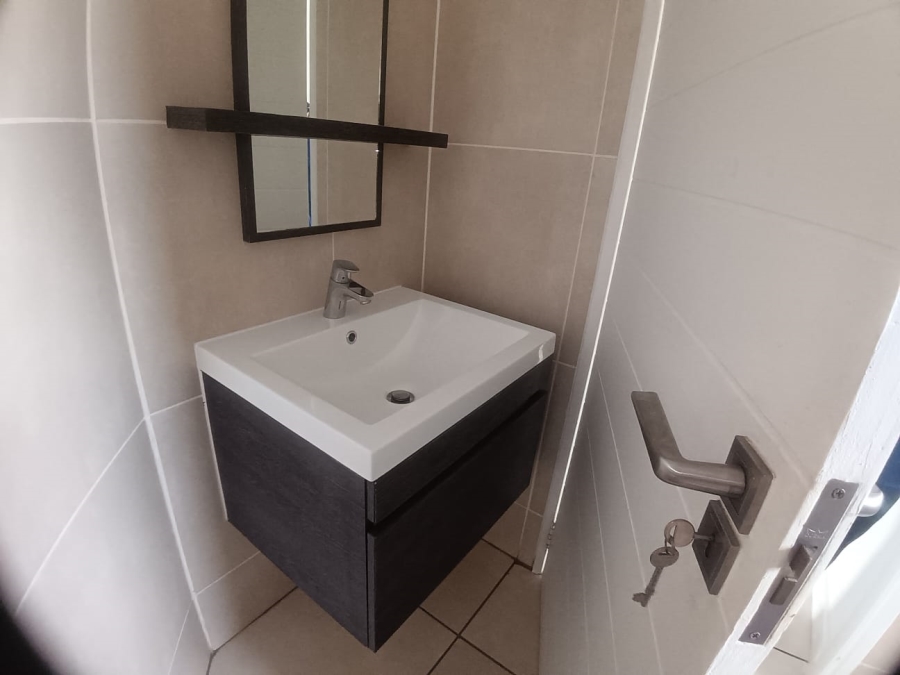 2 Bedroom Property for Sale in Olivedale Gauteng