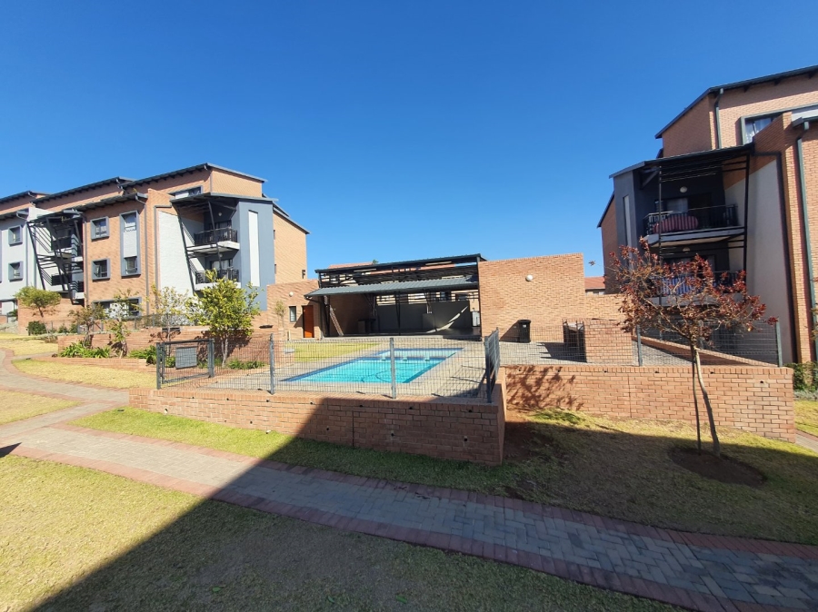 2 Bedroom Property for Sale in Vorna Valley Gauteng