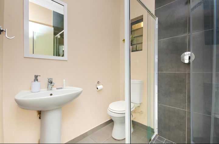2 Bedroom Property for Sale in Vorna Valley Gauteng