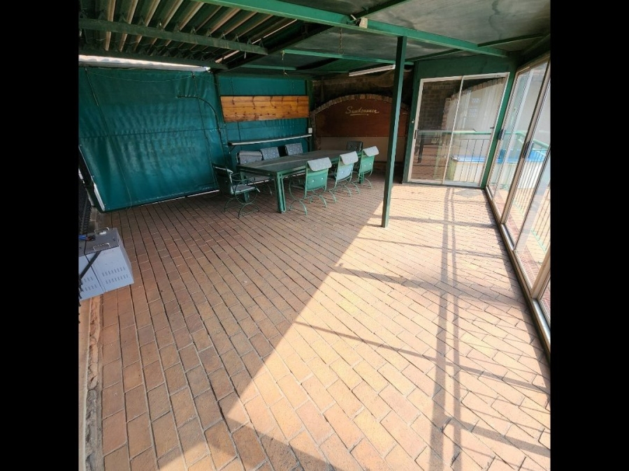To Let 4 Bedroom Property for Rent in Wierda Park Gauteng