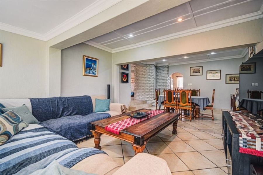 3 Bedroom Property for Sale in Birchleigh Gauteng