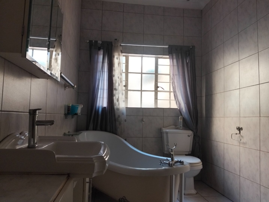 5 Bedroom Property for Sale in Lyttelton Manor Gauteng