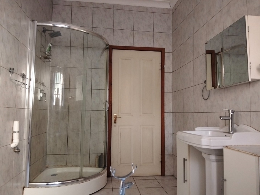 5 Bedroom Property for Sale in Lyttelton Manor Gauteng