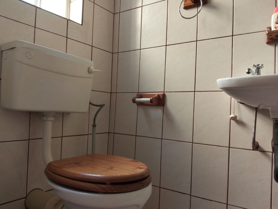 5 Bedroom Property for Sale in Lyttelton Manor Gauteng