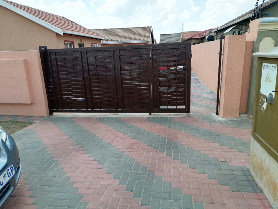 2 Bedroom Property for Sale in Windmill Park Gauteng
