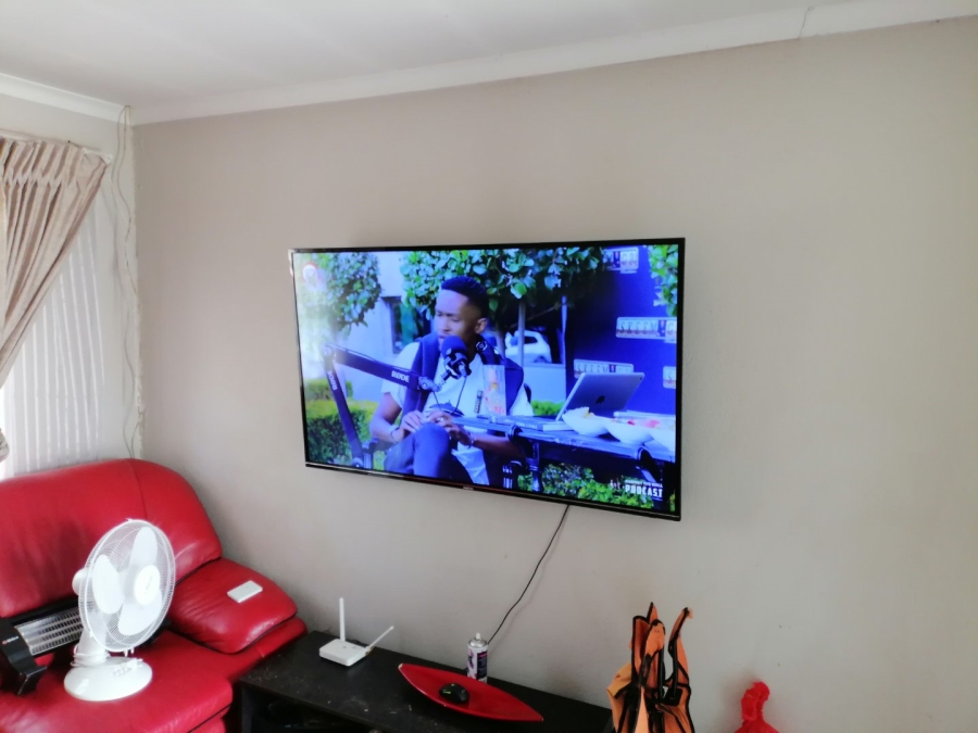 2 Bedroom Property for Sale in Windmill Park Gauteng