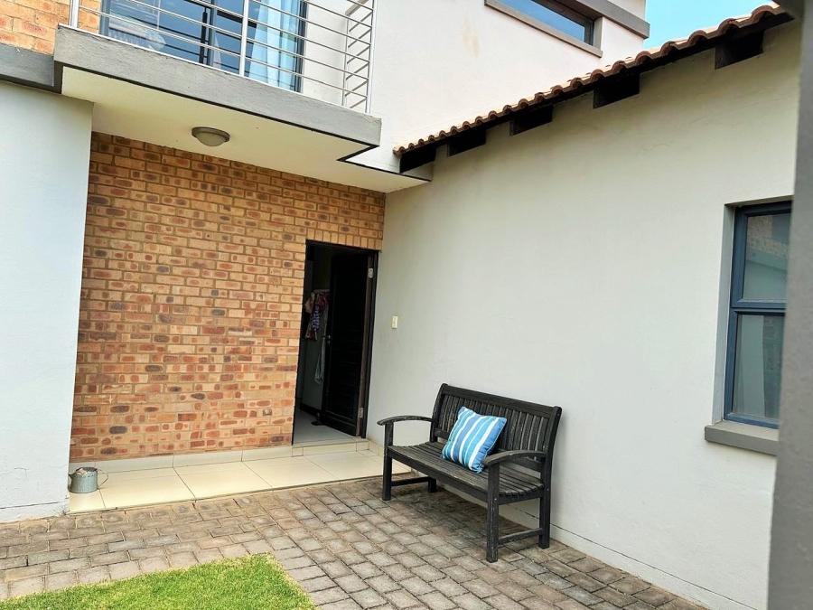 3 Bedroom Property for Sale in Midstream Ridge Gauteng