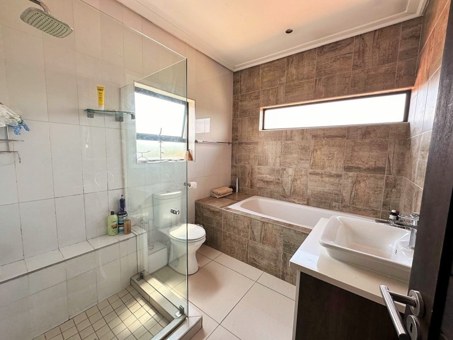 3 Bedroom Property for Sale in Midstream Ridge Gauteng