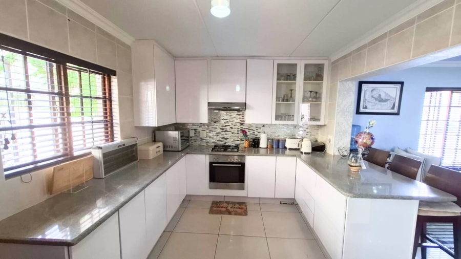 To Let 4 Bedroom Property for Rent in Noordwyk Gauteng