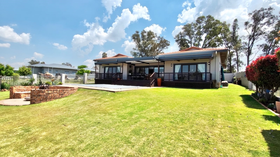 4 Bedroom Property for Sale in Vaal Marina Gauteng