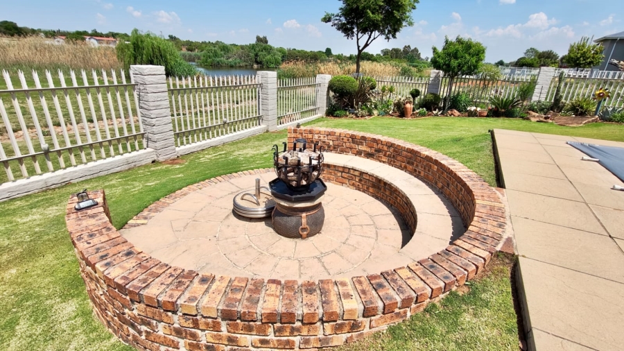4 Bedroom Property for Sale in Vaal Marina Gauteng