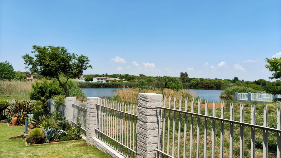 4 Bedroom Property for Sale in Vaal Marina Gauteng