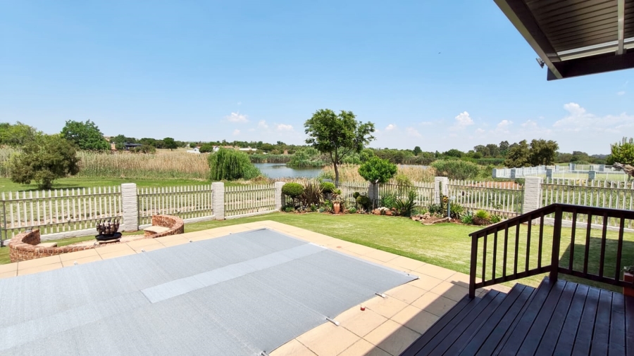 4 Bedroom Property for Sale in Vaal Marina Gauteng