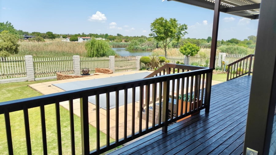 4 Bedroom Property for Sale in Vaal Marina Gauteng