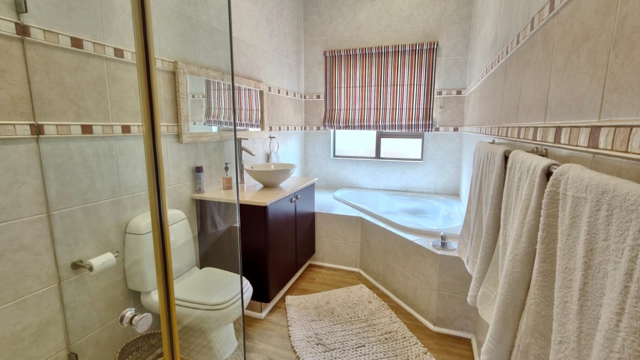 4 Bedroom Property for Sale in Vaal Marina Gauteng