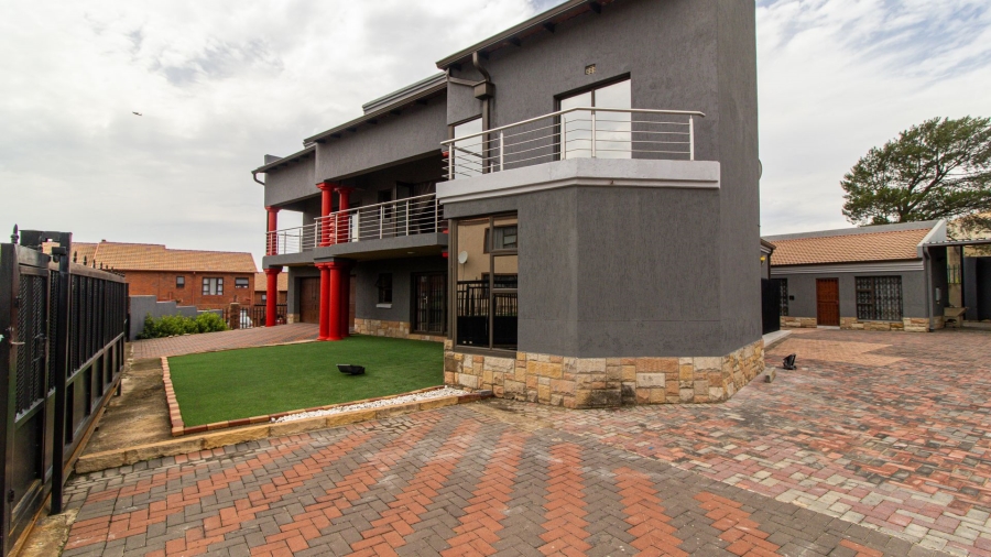 4 Bedroom Property for Sale in Elandspark Gauteng
