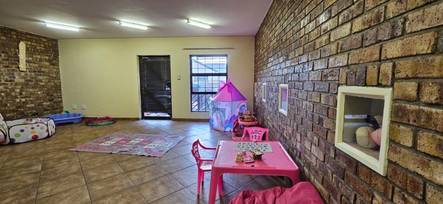 4 Bedroom Property for Sale in Overkruin Gauteng