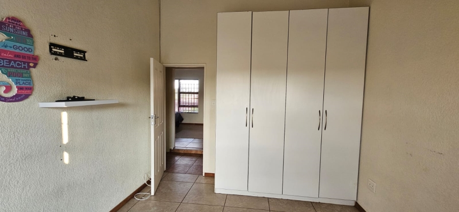 4 Bedroom Property for Sale in Overkruin Gauteng