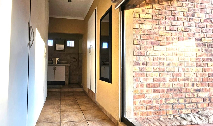 4 Bedroom Property for Sale in Overkruin Gauteng
