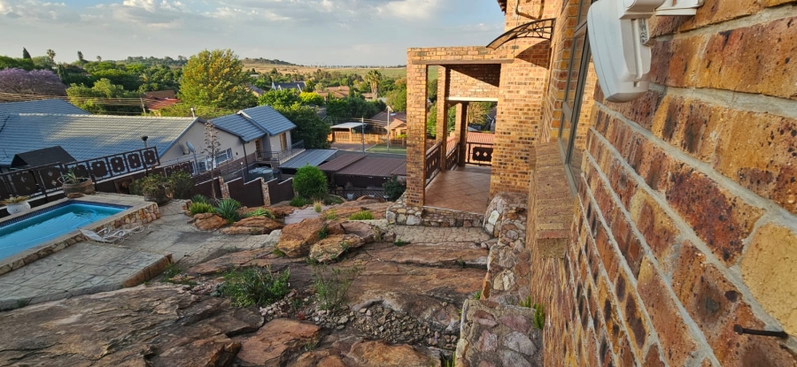 4 Bedroom Property for Sale in Overkruin Gauteng