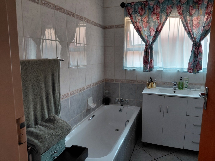 3 Bedroom Property for Sale in Montana Park Gauteng