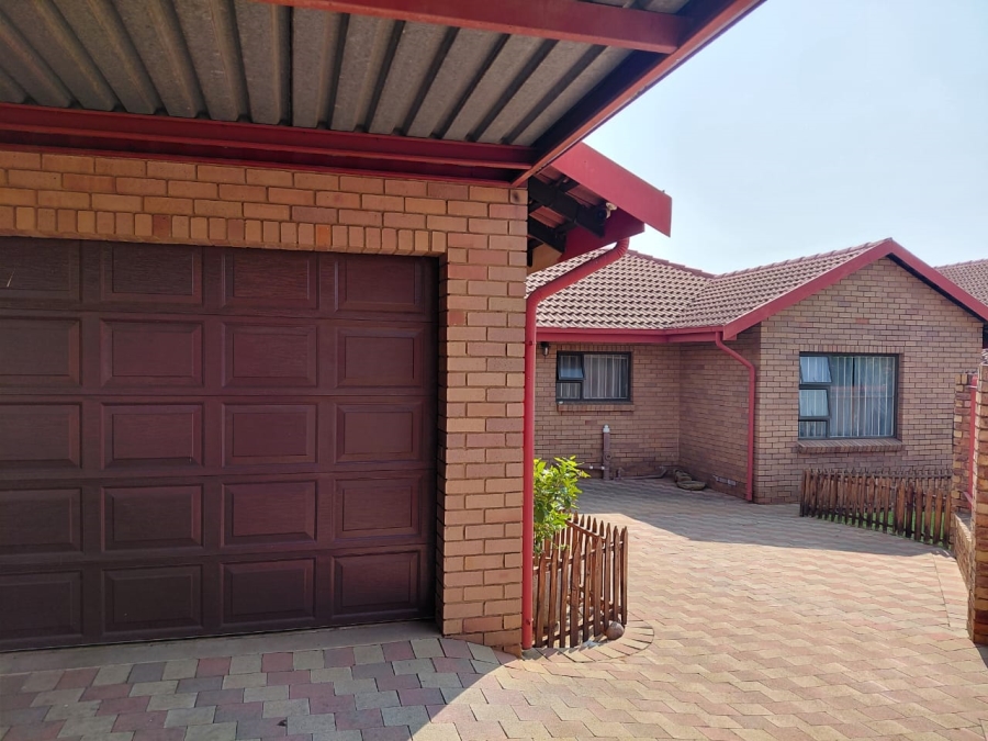 3 Bedroom Property for Sale in Montana Park Gauteng