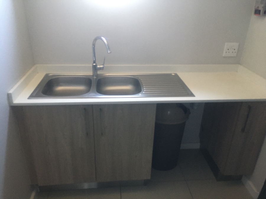 To Let 2 Bedroom Property for Rent in Halfway Gardens Gauteng