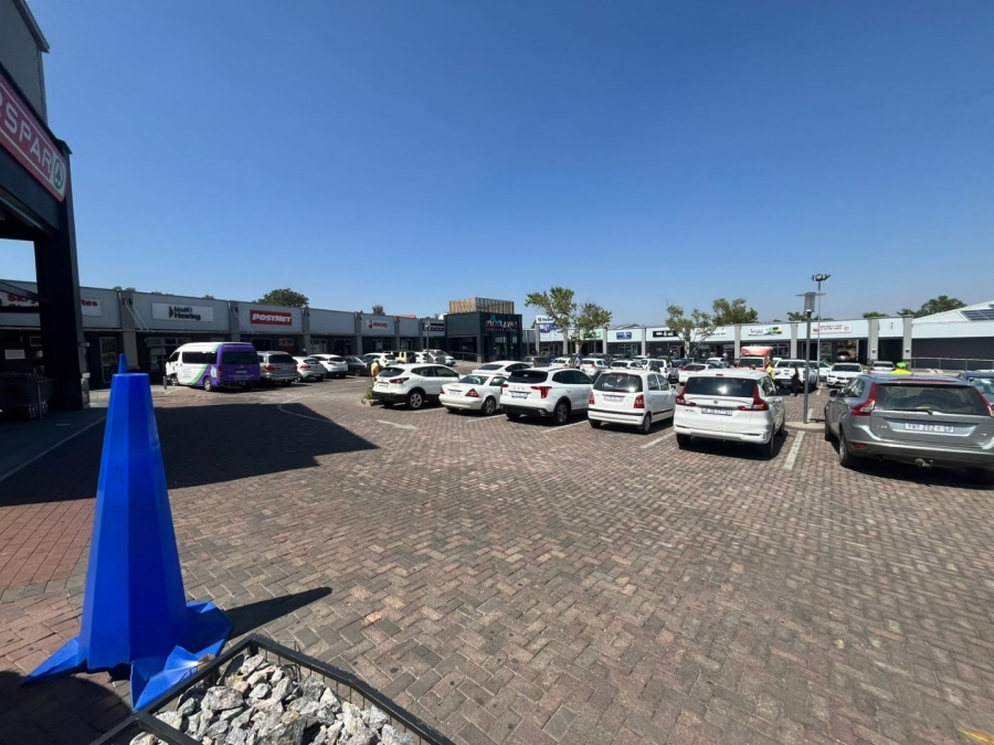 To Let commercial Property for Rent in Die Hoewes Gauteng