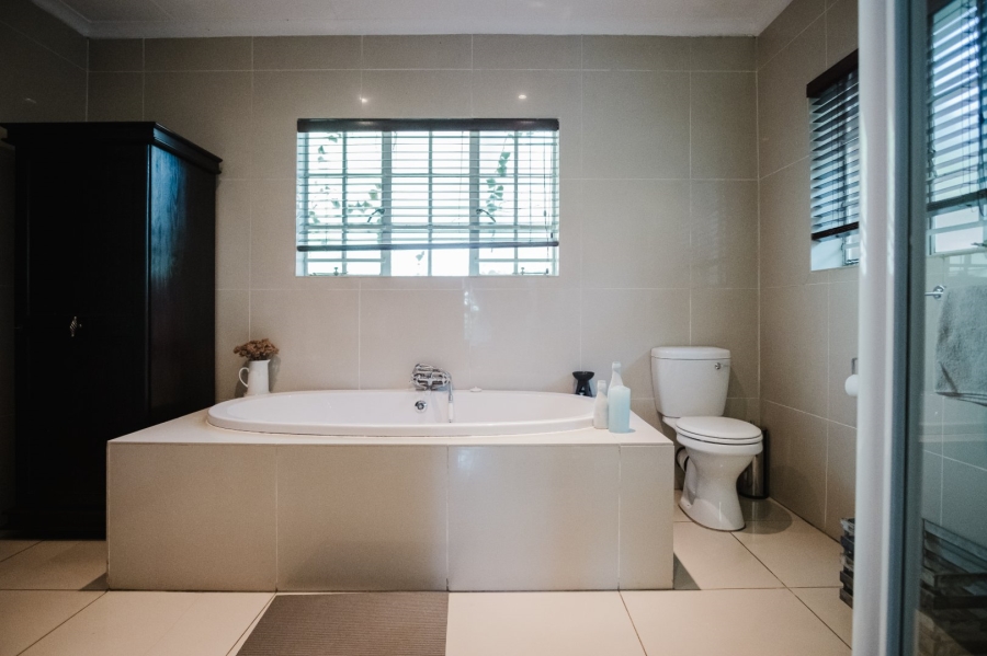 Commercial Property for Sale in Eikenhof Gauteng