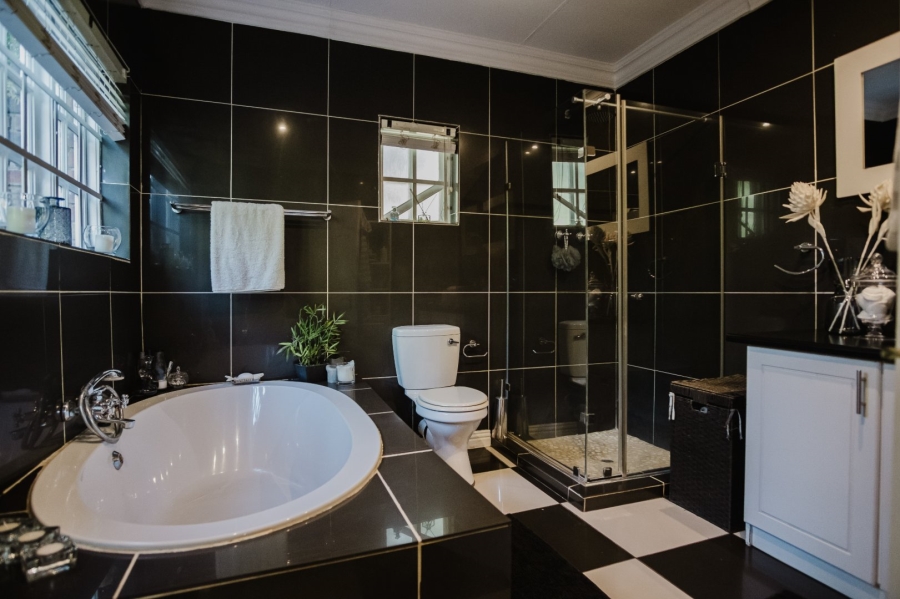 Commercial Property for Sale in Eikenhof Gauteng
