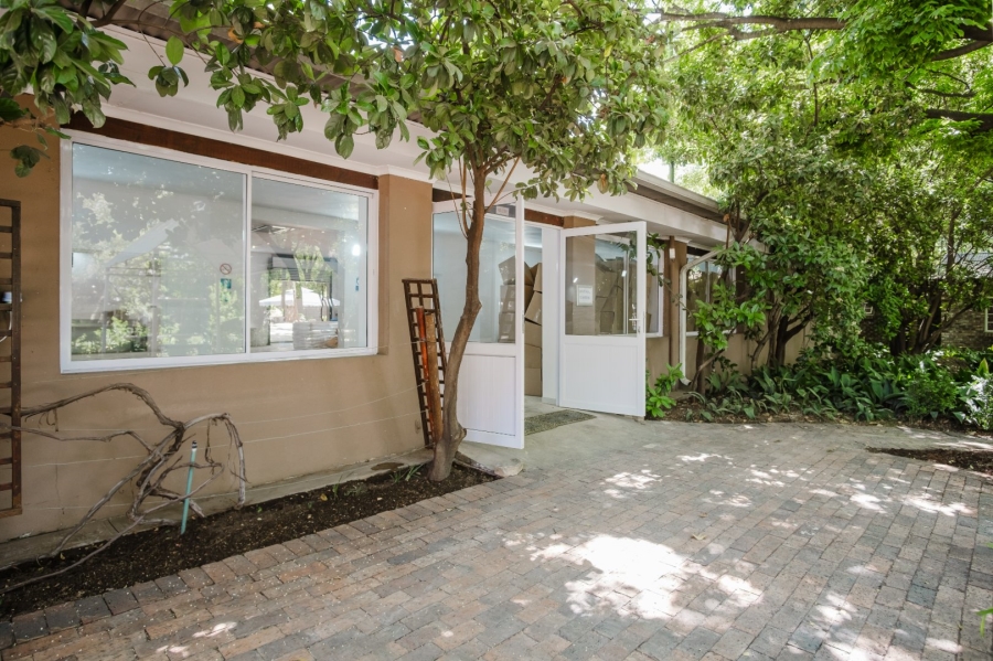 Commercial Property for Sale in Eikenhof Gauteng