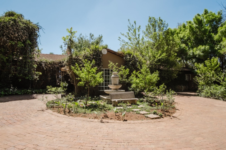 Commercial Property for Sale in Eikenhof Gauteng