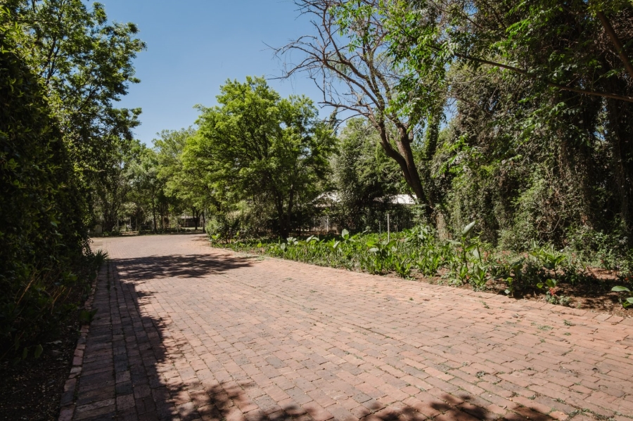 Commercial Property for Sale in Eikenhof Gauteng