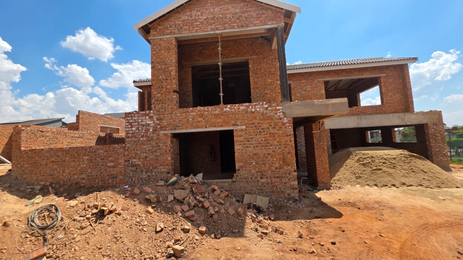 4 Bedroom Property for Sale in Eldoraigne Gauteng