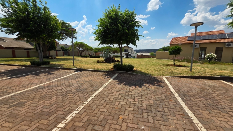 4 Bedroom Property for Sale in Eldoraigne Gauteng
