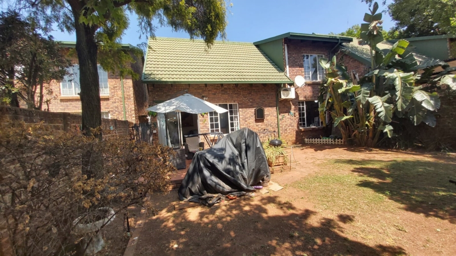 3 Bedroom Property for Sale in Glen Marais Gauteng