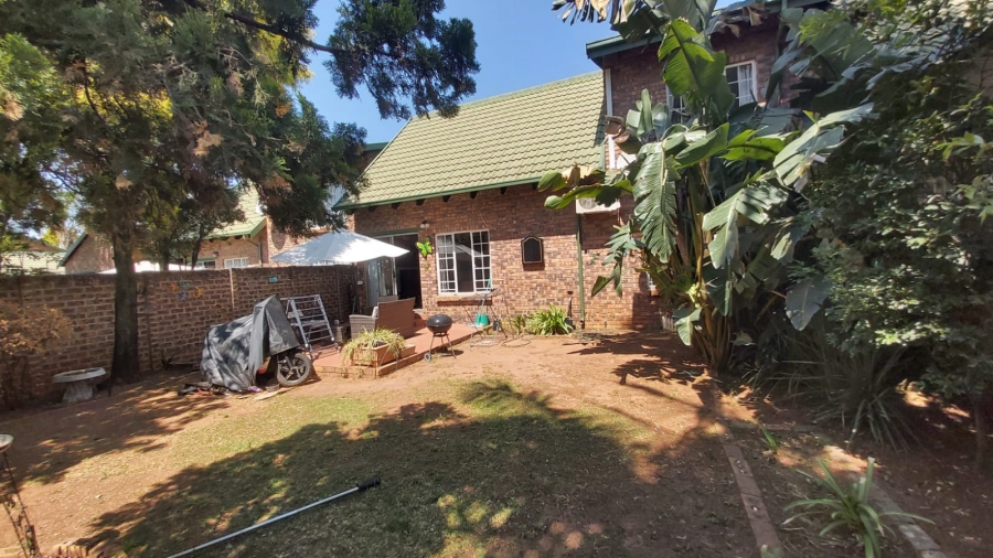 3 Bedroom Property for Sale in Glen Marais Gauteng