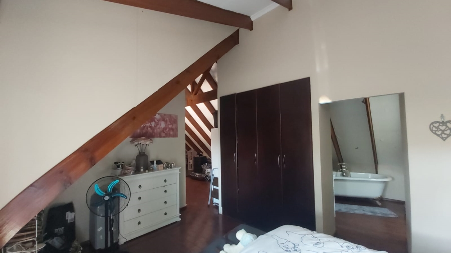 3 Bedroom Property for Sale in Glen Marais Gauteng