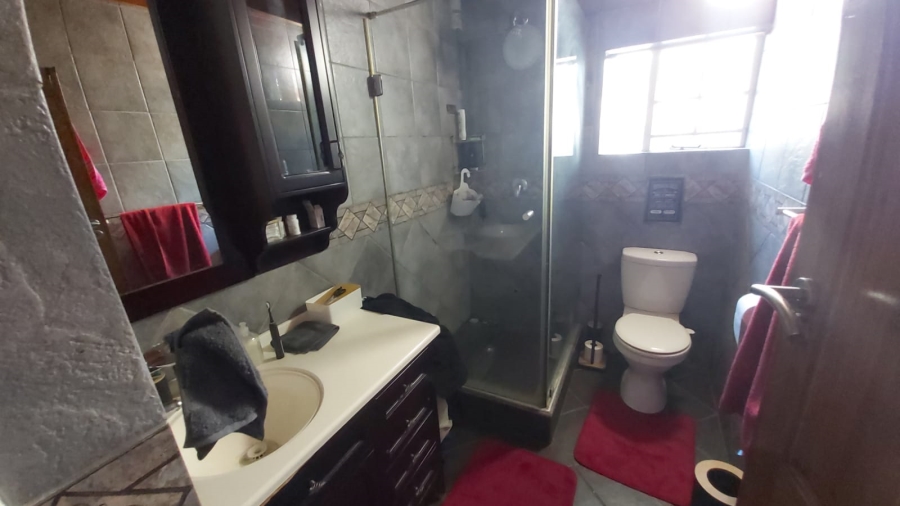 3 Bedroom Property for Sale in Glen Marais Gauteng