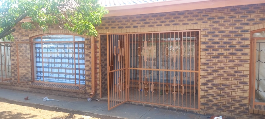 4 Bedroom Property for Sale in Ga-Rankuwa Unit 7 Gauteng