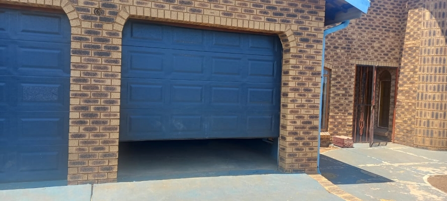 4 Bedroom Property for Sale in Ga-Rankuwa Unit 7 Gauteng