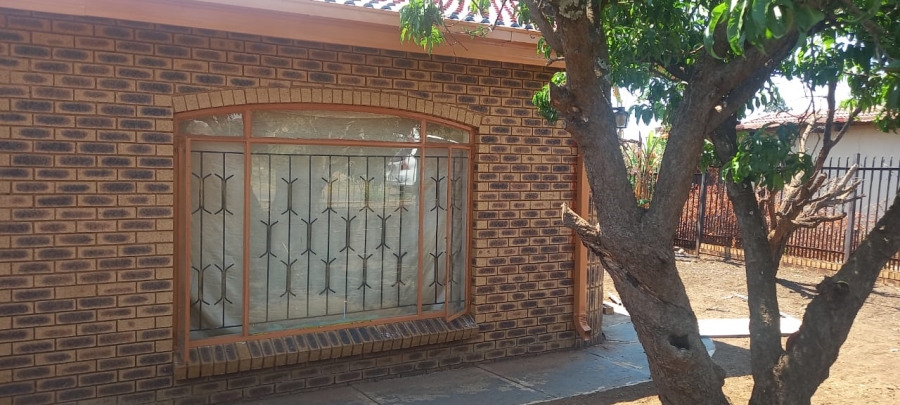 4 Bedroom Property for Sale in Ga-Rankuwa Unit 7 Gauteng