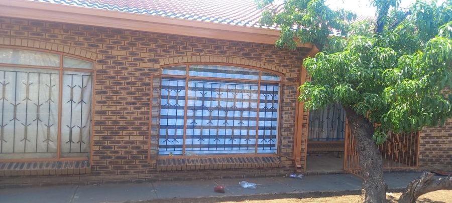 4 Bedroom Property for Sale in Ga-Rankuwa Unit 7 Gauteng