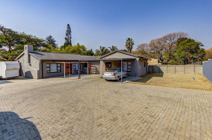 3 Bedroom Property for Sale in Birch Acres Gauteng