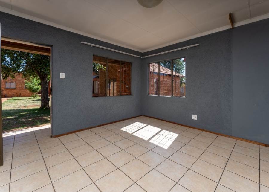 3 Bedroom Property for Sale in Protea Glen Gauteng