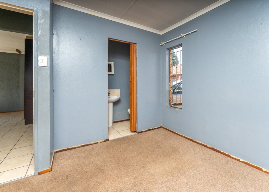 3 Bedroom Property for Sale in Protea Glen Gauteng